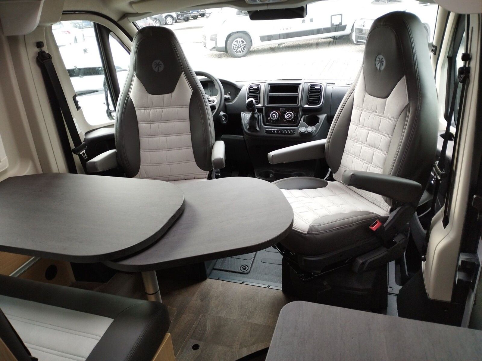 Fahrzeugabbildung Sunlight Adventure Cliff 640 Automatik, Dörr Edition, LTE