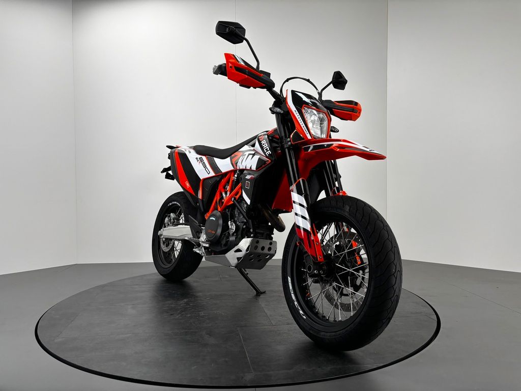 Fahrzeugabbildung KTM 690 SMC R *REIFEN NEU *KURZES HECK