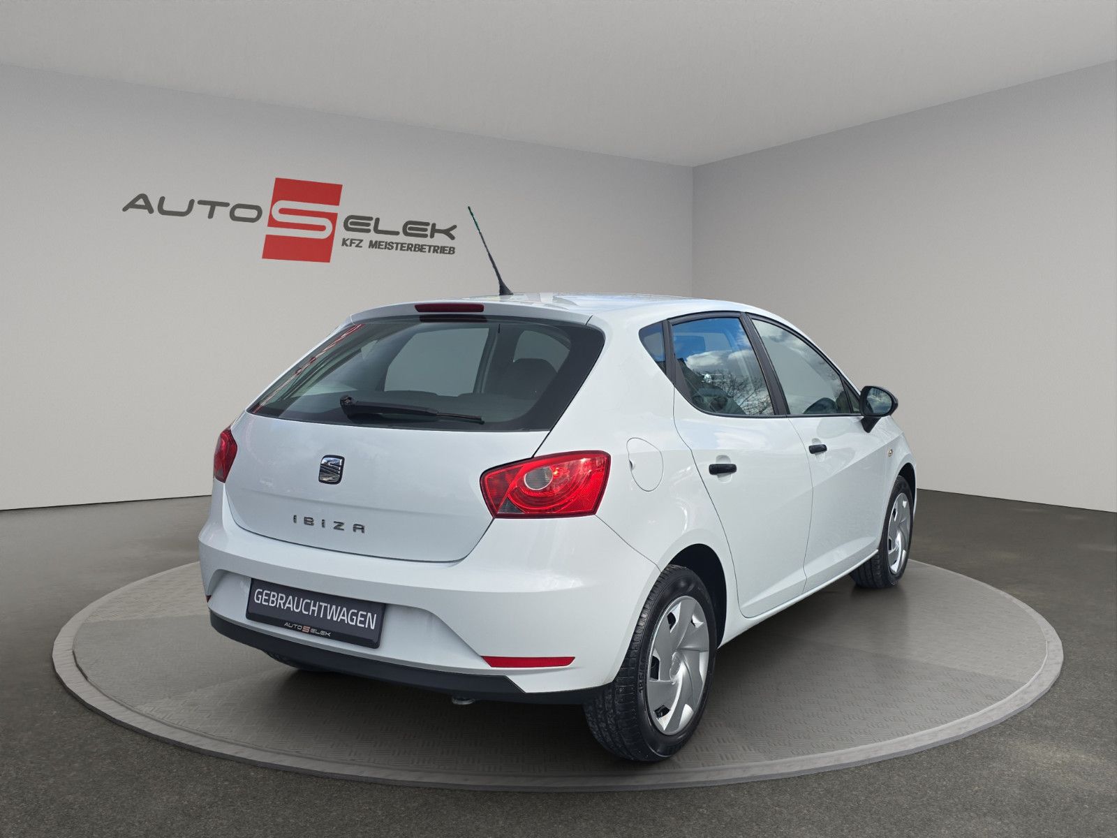 Fahrzeugabbildung SEAT Ibiza Lim. Reference Salsa Klima Sitzeheizung