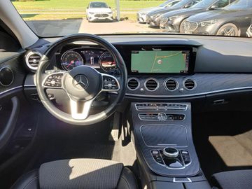 Mercedes E 220 - 11