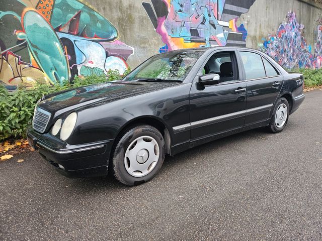 Mercedes-Benz E 220 CDI ELEGANCE