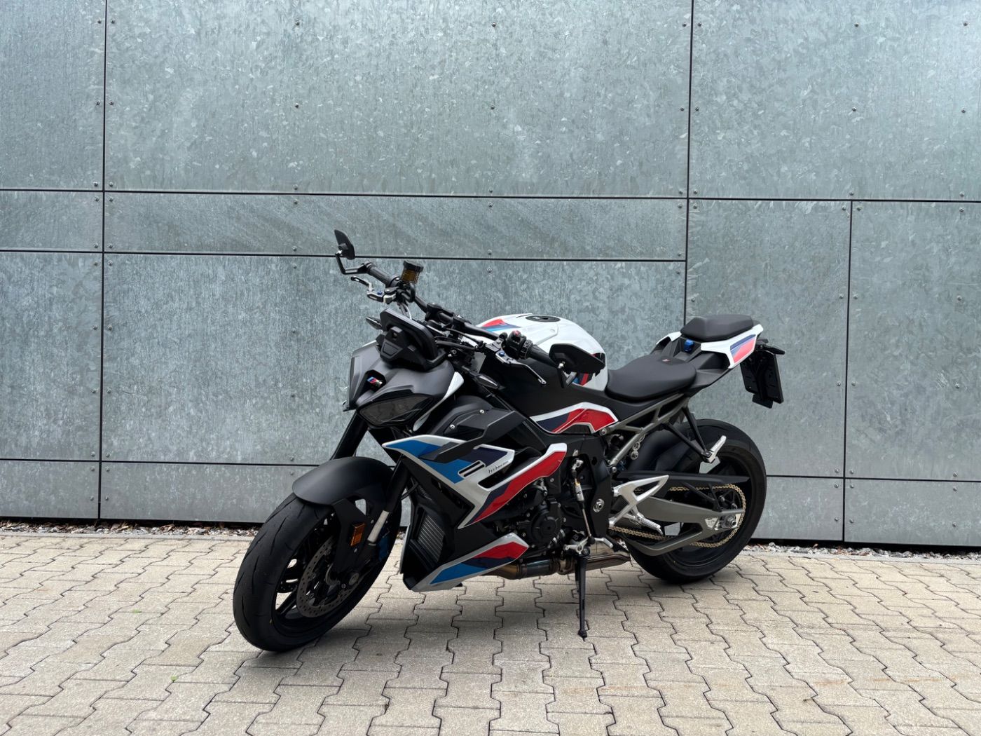 Fahrzeugabbildung BMW M 1000 R