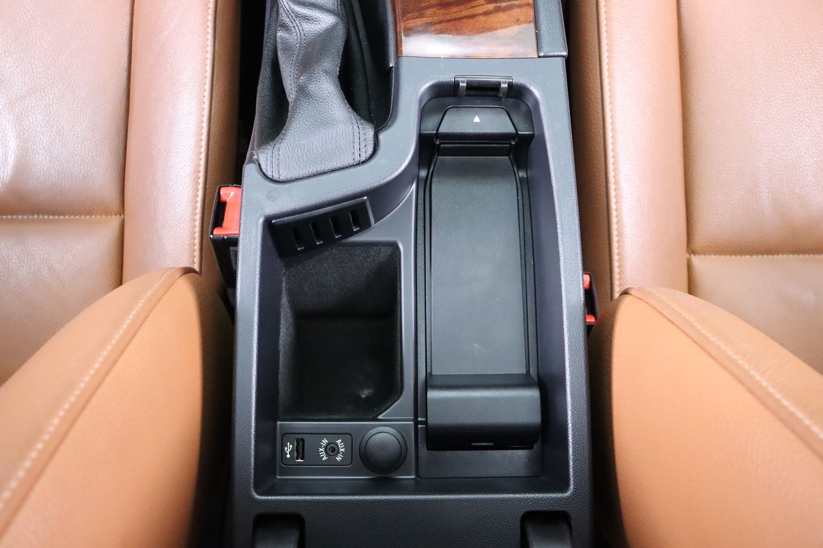 Fahrzeugabbildung BMW 318 i Touring * Xenon * Leder * Pano *