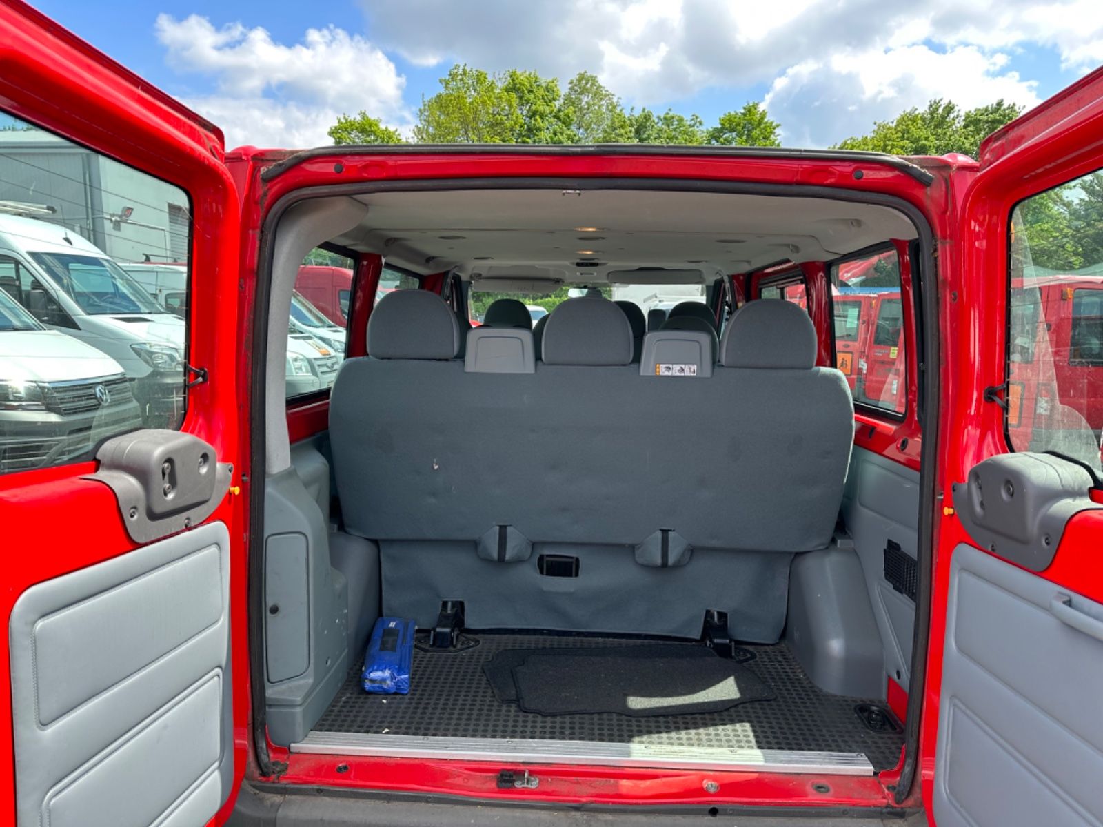 Fahrzeugabbildung Ford Transit Kombi FT 280 K*9 Sitzer*8038*