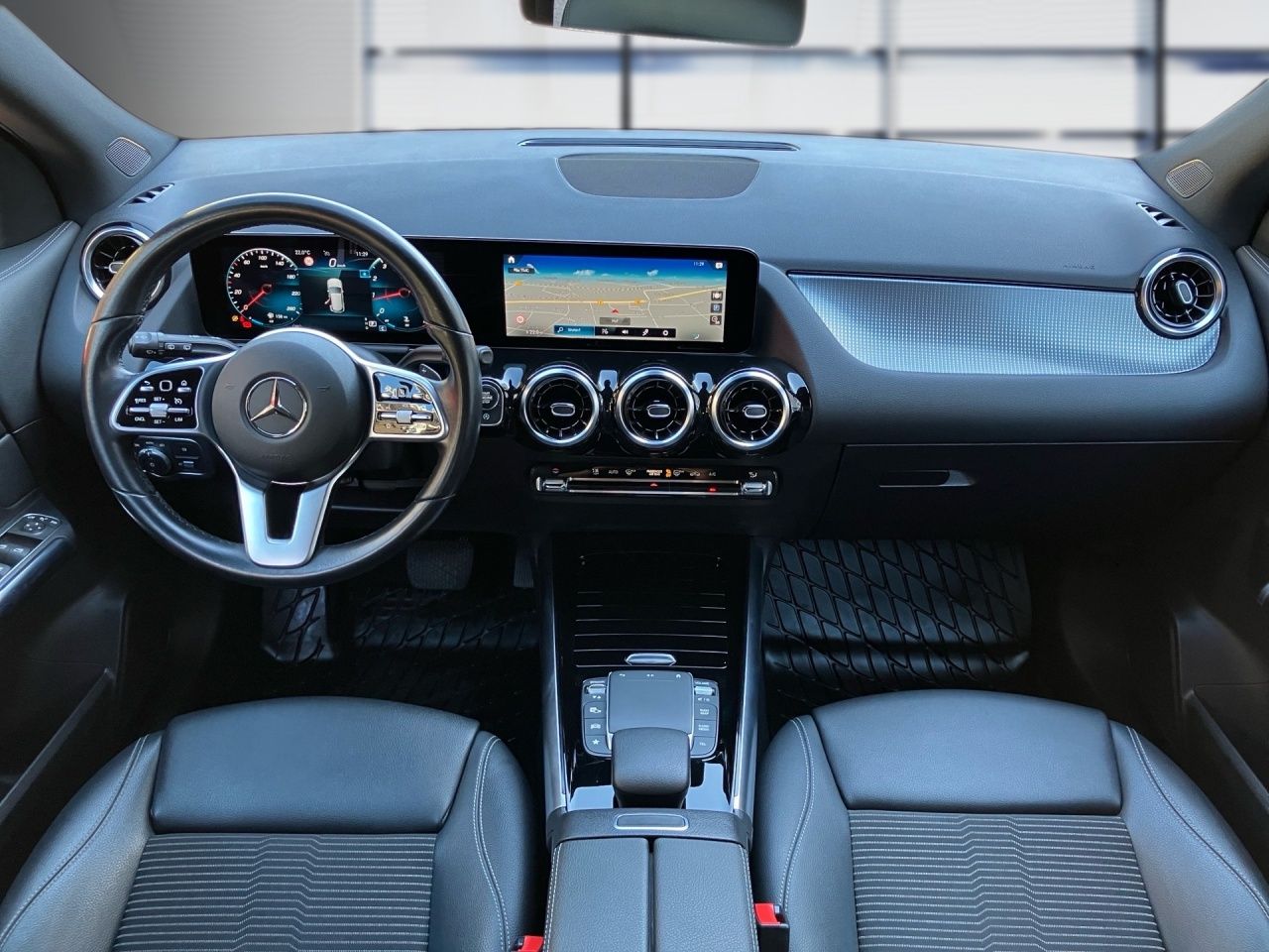 Fahrzeugabbildung Mercedes-Benz GLA 200 Progressive AHK+LED+Kamera+Aug.Rea+Carpl