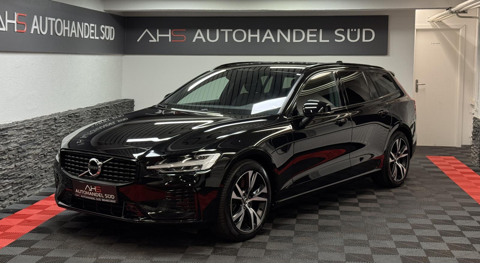 Volvo V60 R Design Recharge Plug-In Hybrid AWD