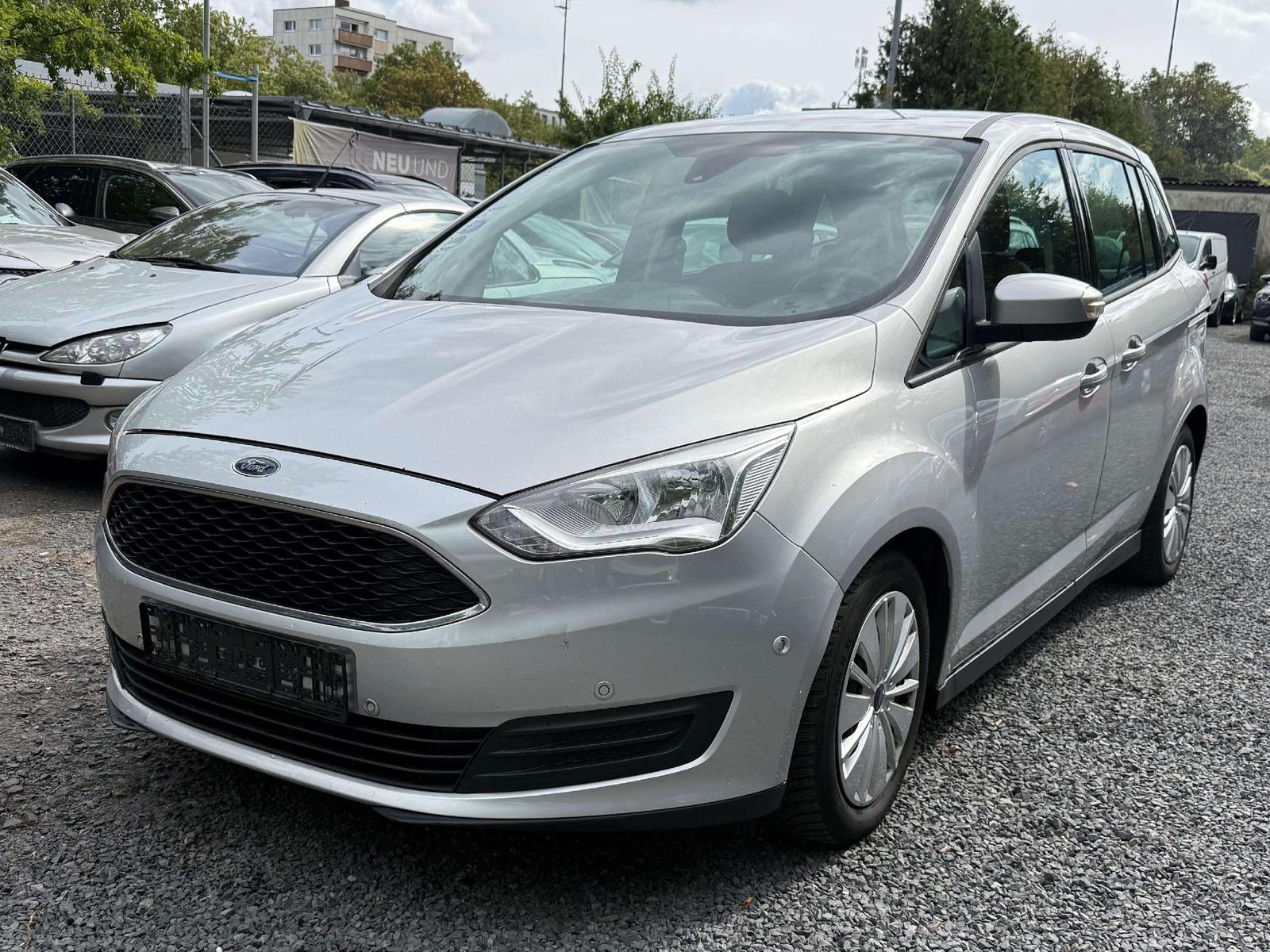 Ford Grand C-MAX 2015 — interior