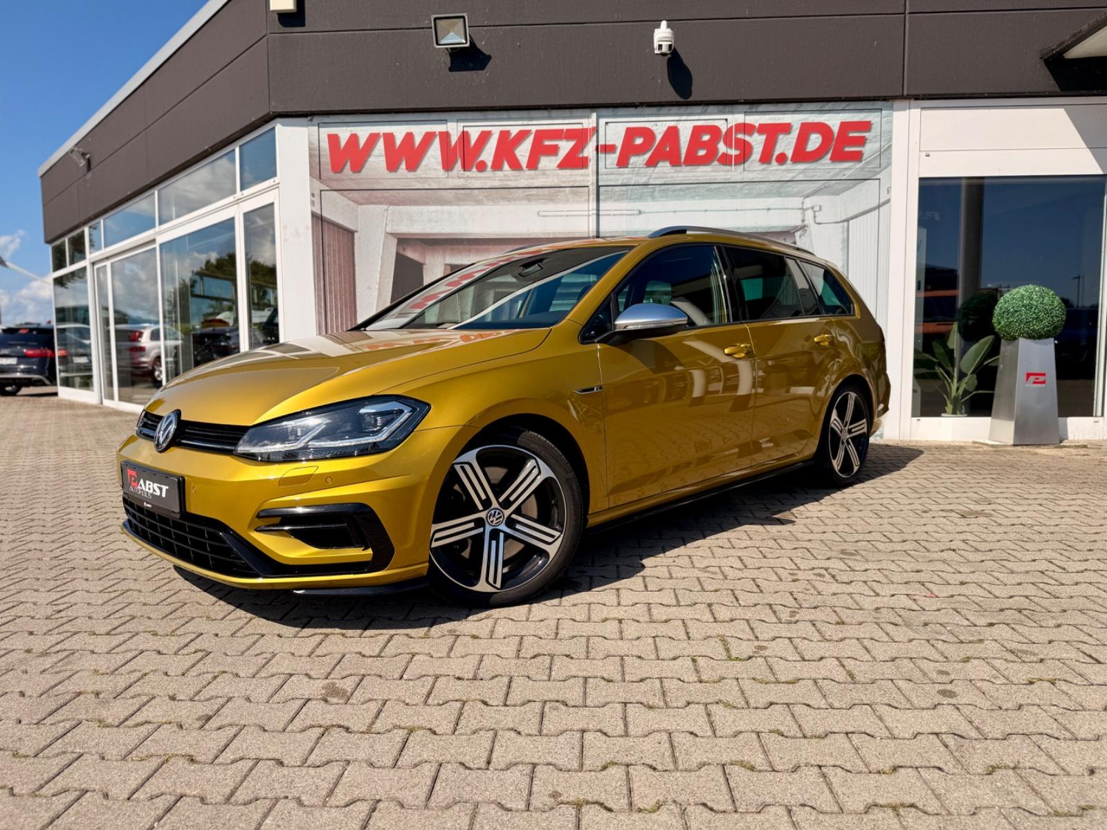 Volkswagen Golf VII Variant R 4Motion LED ACC DCC PANO