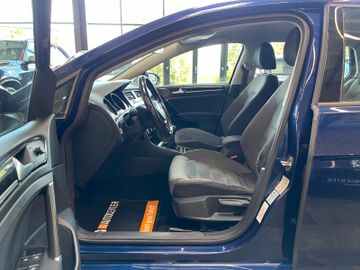 Volkswagen Golf VII Lim. Highline BMTStart-Stopp *AHK*LED*