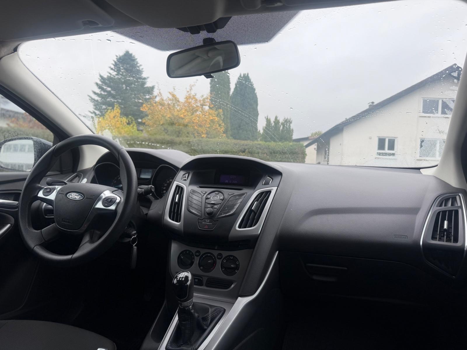 Ford Focus 2012 — photo 31