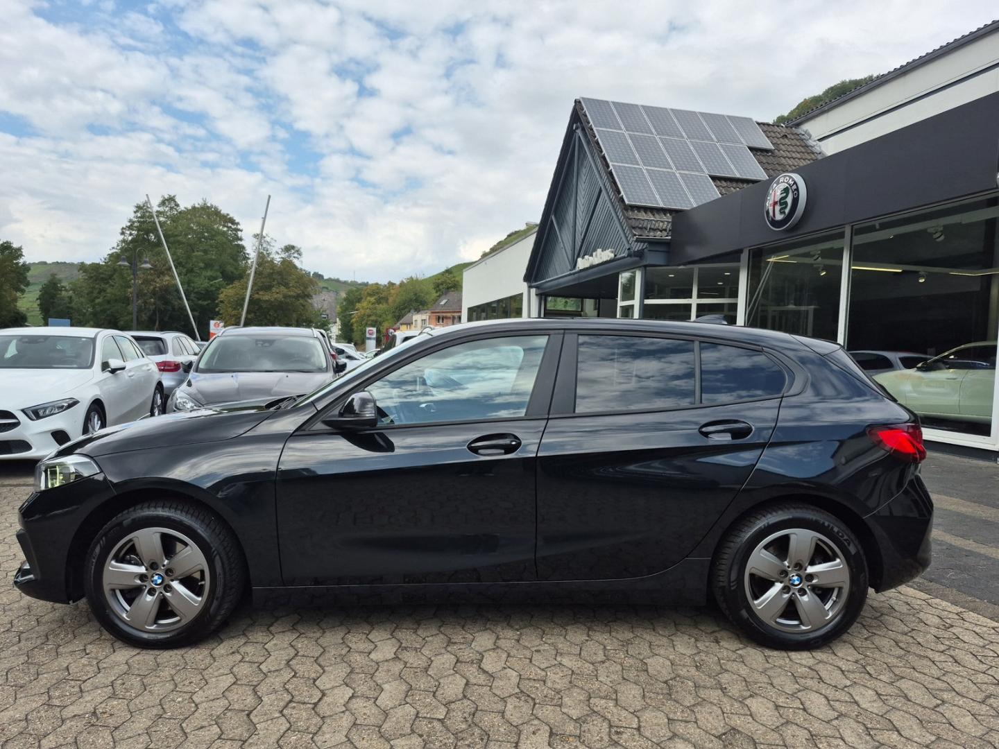 BMW 118 i Advantage Navi CarPlay LED PDC Sitzheizung, миниатюра 2