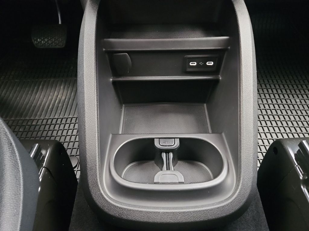 Fahrzeugabbildung Mercedes-Benz EQV 300 lang Nav Distronic Sitzhzg LED RFK Vorkl