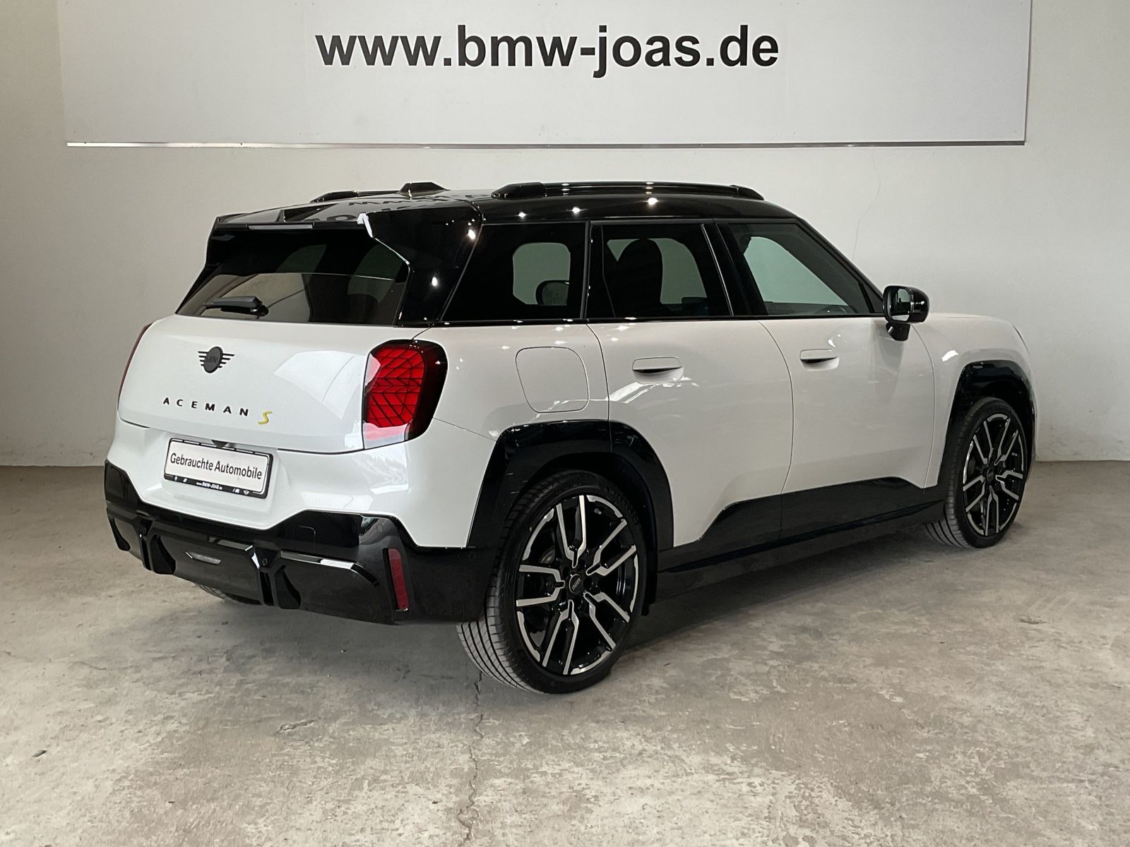 Fahrzeugeinzelansicht 17 Fahrzeugabbildung MINI Aceman SE |JCW Trim |Paket XL