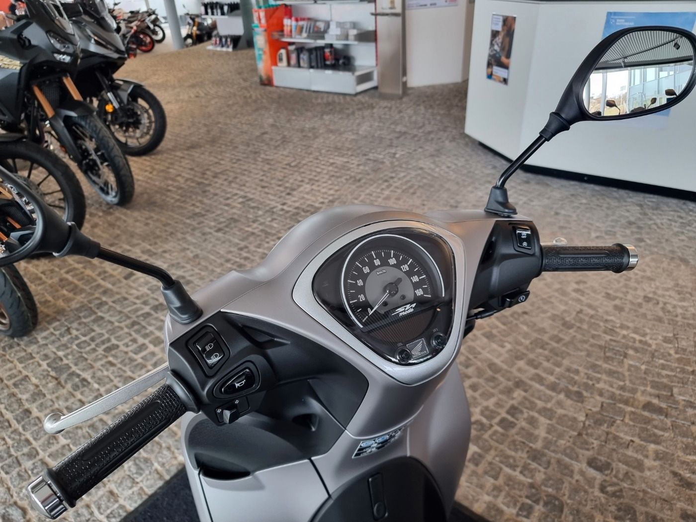 Fahrzeugabbildung Honda SH 125 Mode 2024 auch andere Farben 2025