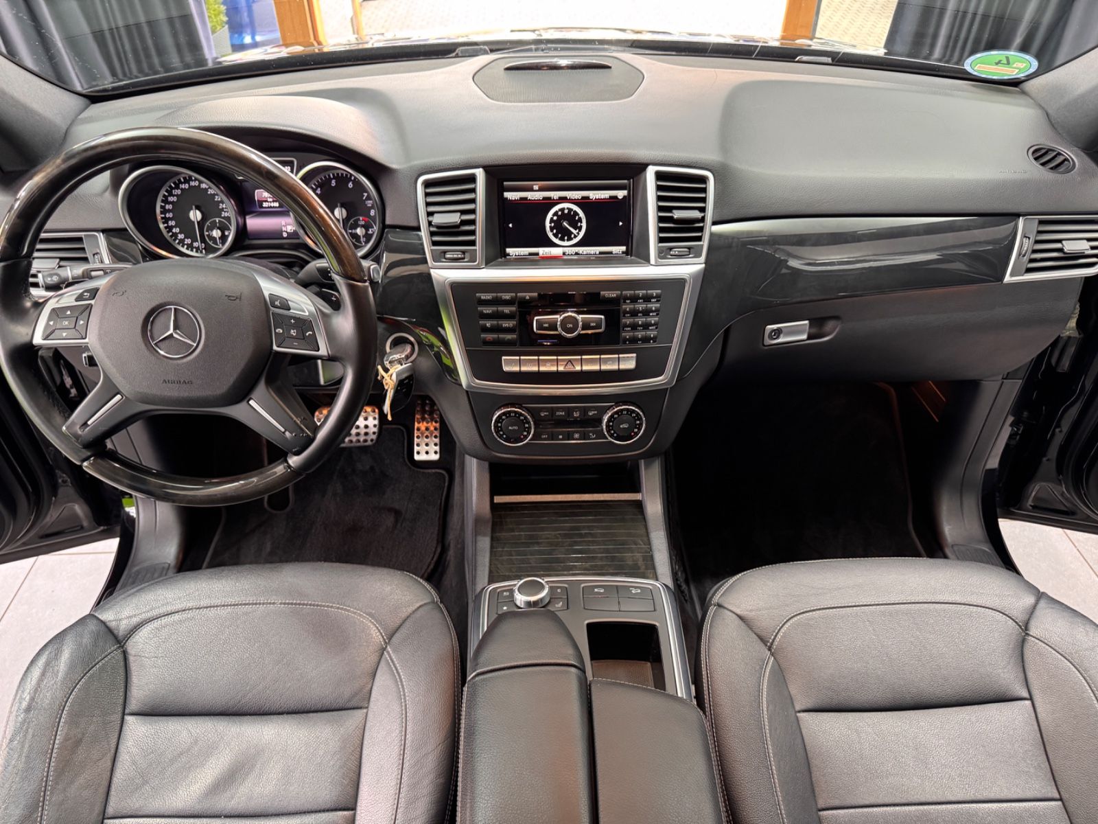 Fahrzeugabbildung Mercedes-Benz ML 400|LEDER|NAVI|SCHIEBEDACH|MASSAGE|360 KAMERA