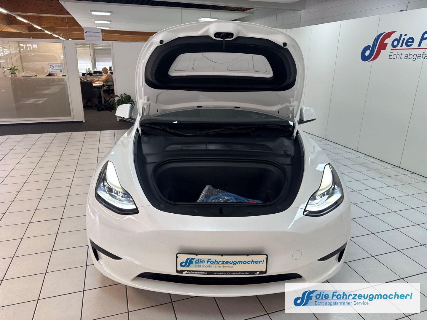 Fahrzeugabbildung Tesla Model Y RWD Panorama Navi Soundsystem LED ACC WL