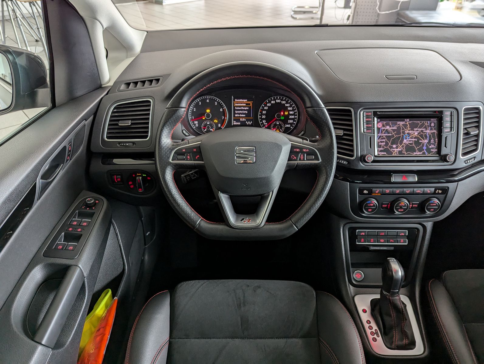 Fahrzeugabbildung SEAT Alhambra 1.4 TSI FR 7-Sitze ACC Bi-Xen Cam AHK
