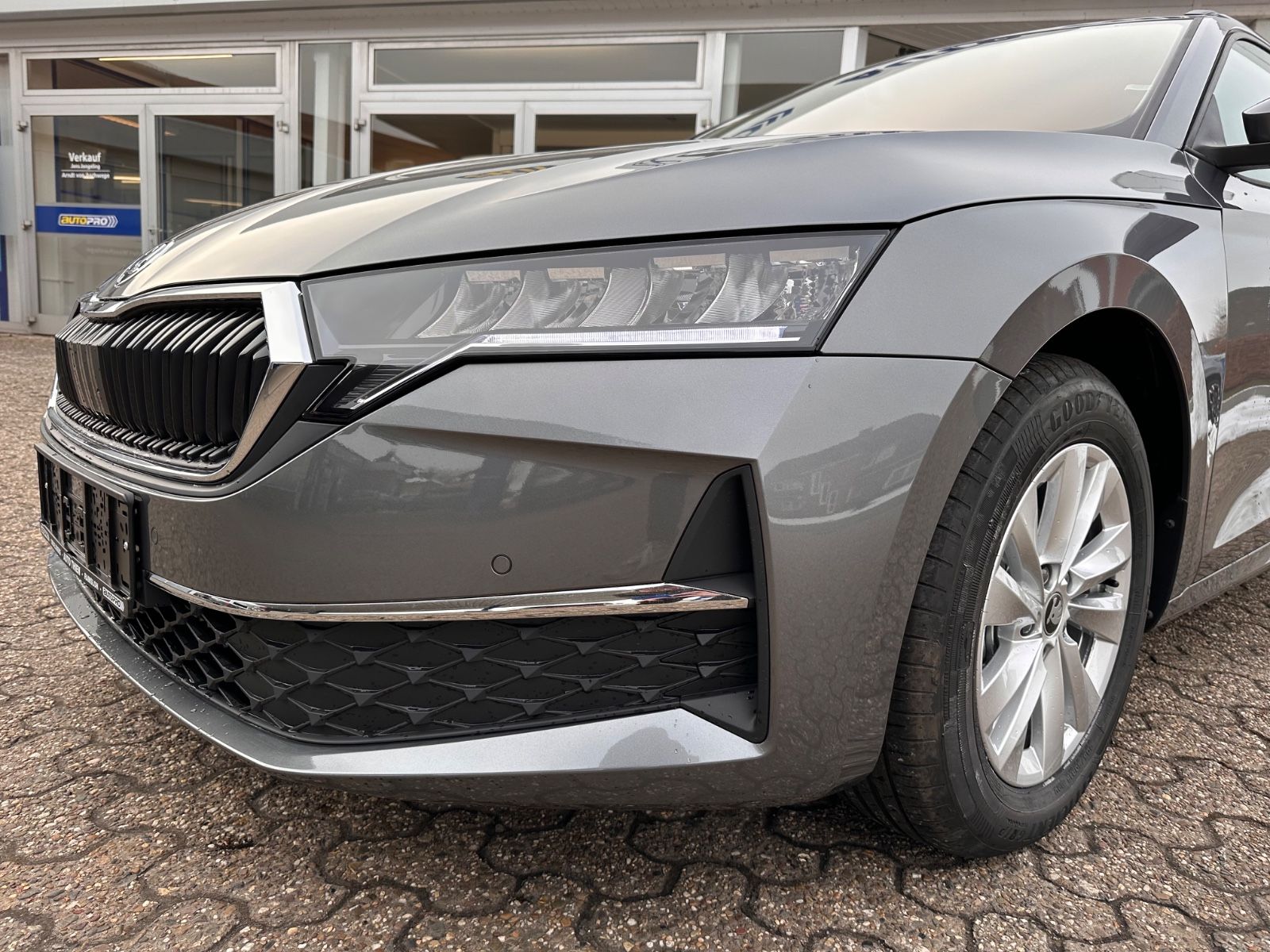 Fahrzeugabbildung SKODA Octavia Combi 1.5 TSI Selection AHK/Navi/LED/ACC