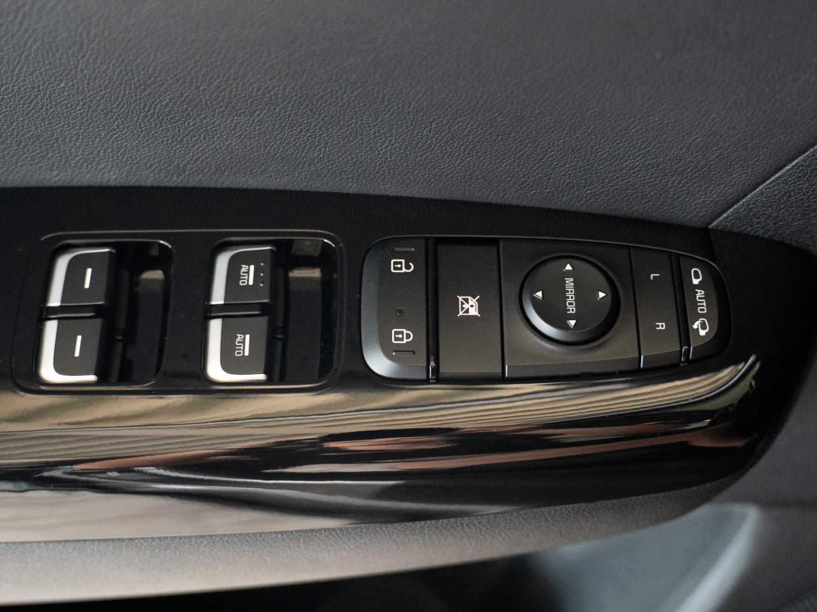 Fahrzeugabbildung Kia Sportage Vision Black Edit. AUTOM./4x4/SITZHZG.