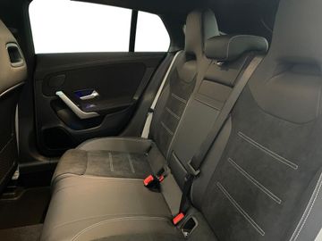Mercedes CLA 200 Shooting Brake - 8