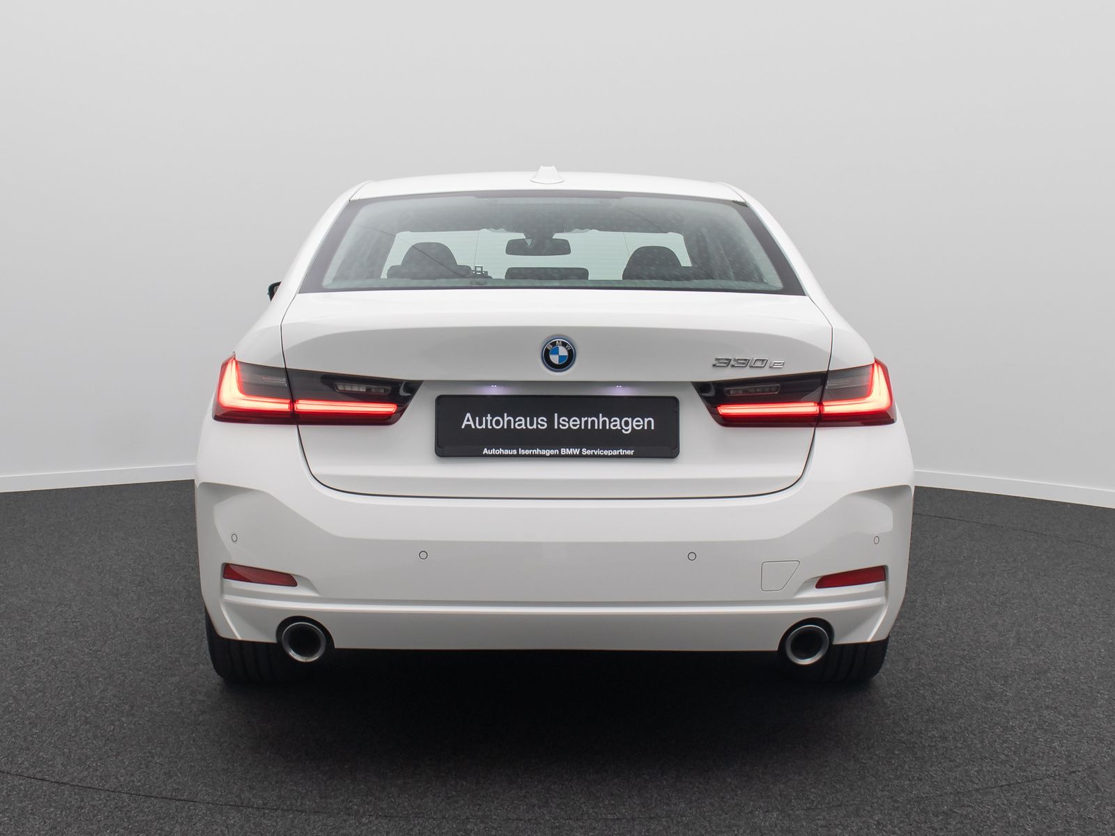 Fahrzeugabbildung BMW 330e GeschwindigReg PDC CockpitPlus DAB Sport