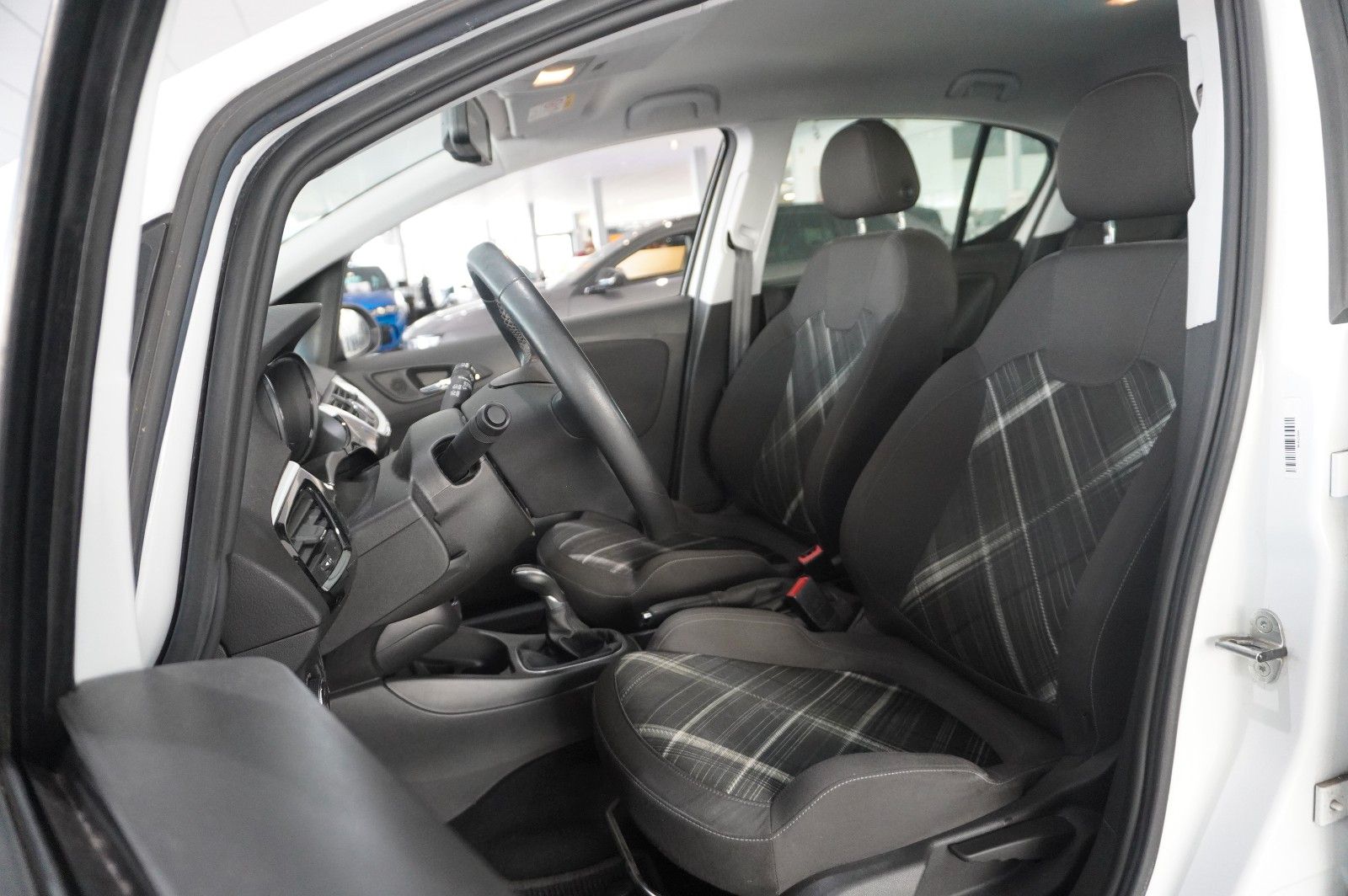 Fahrzeugabbildung Opel Corsa E 1.2 COLOR EDIT. AUTOM. LED/SHZ/SPORT/USB