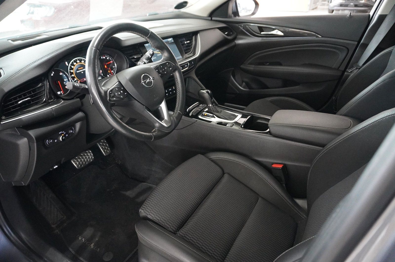Fahrzeugabbildung Opel Insignia B ST 1.5T DYNAMIC NAVI/LED/KAMERA/AHK