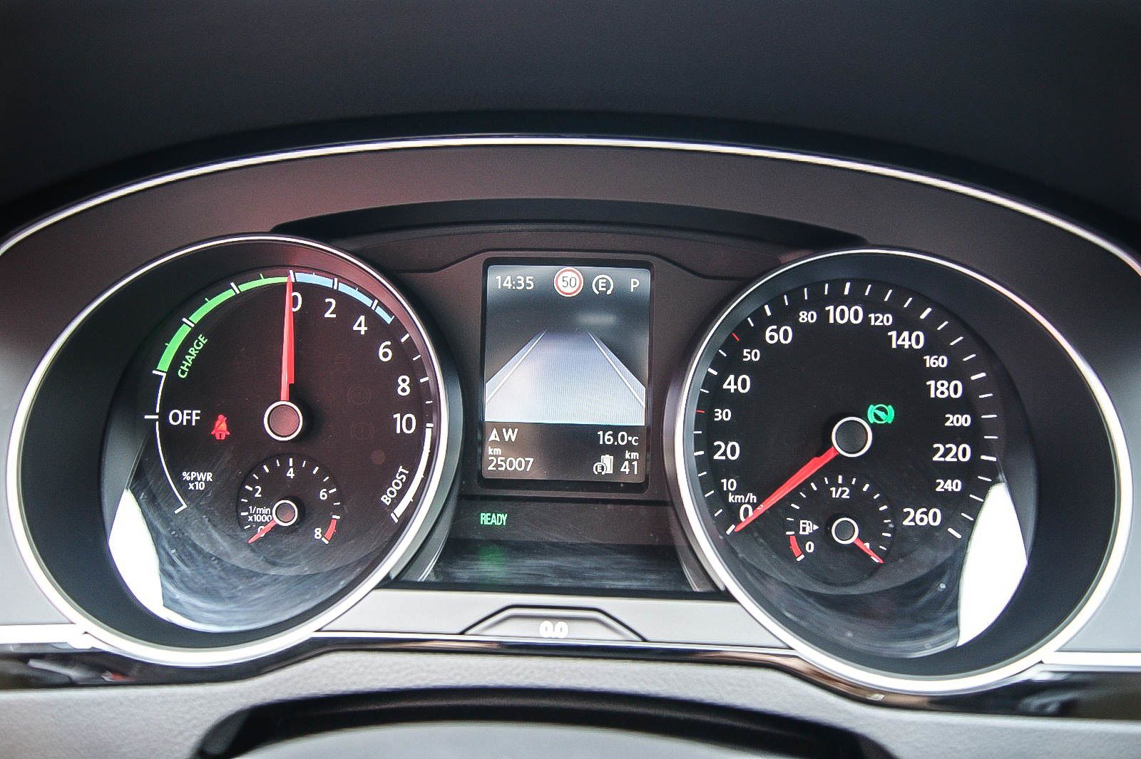 Fahrzeugabbildung Volkswagen Passat Variant GTE MATRIX-LED IQ.DRIVE ACC 1HAND