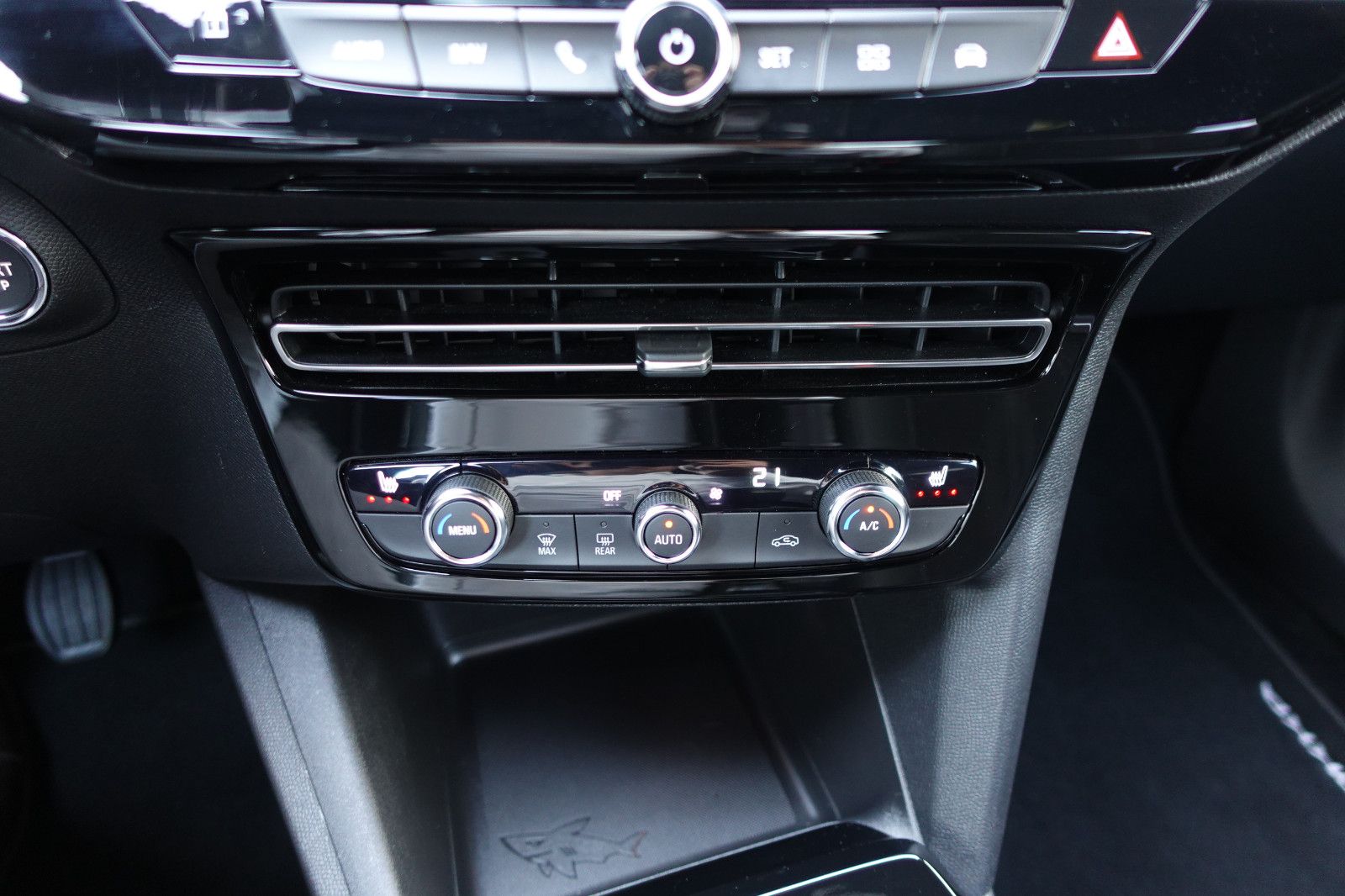 Fahrzeugabbildung Opel Mokka Ultimate 1.2T,Sitzhz,Kamera,18"Alu,PP,LED