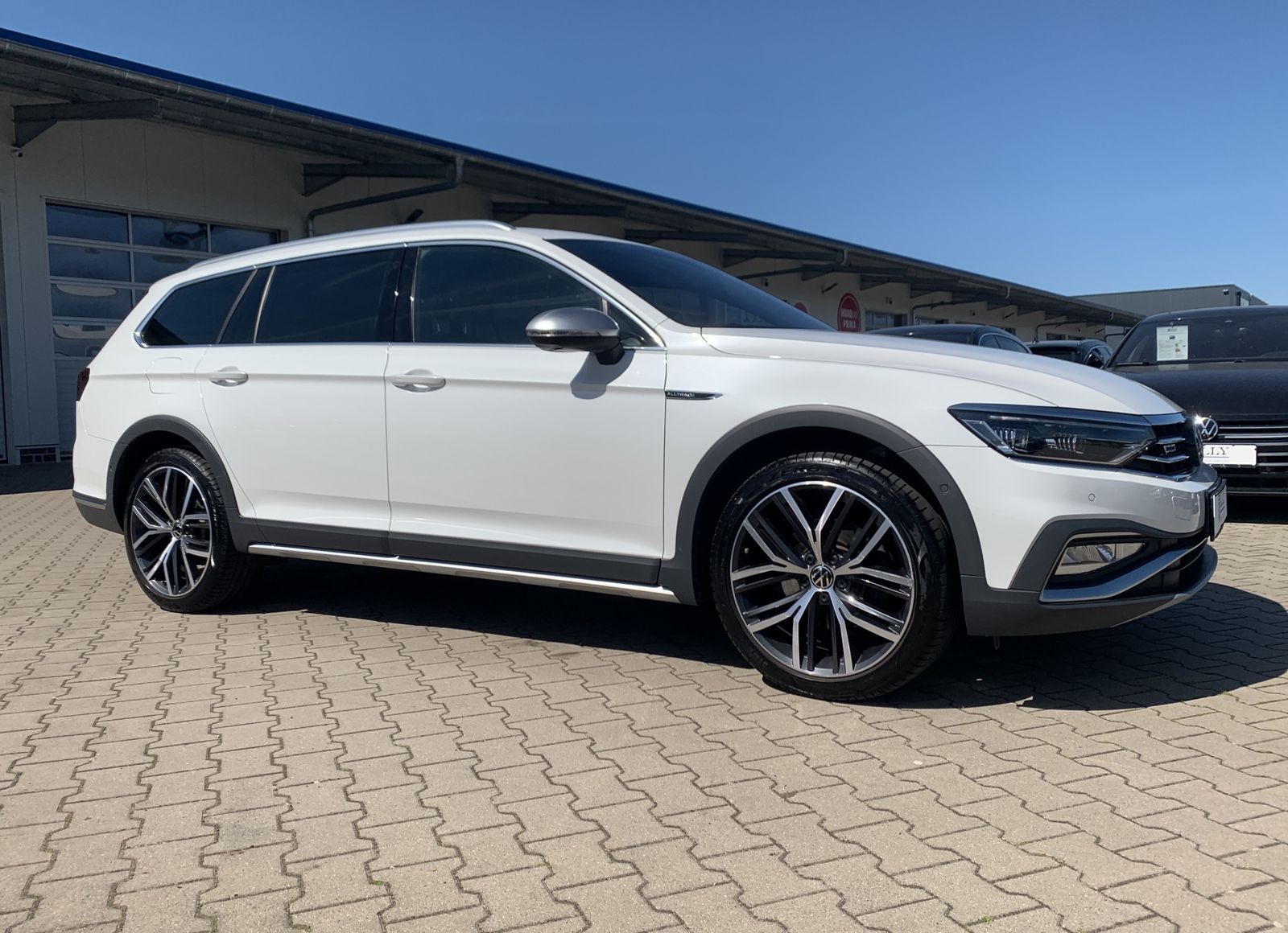 Fahrzeugabbildung Volkswagen Passat Alltrack 2.0 TDI*4Motion*Leder*AHK*Pano*
