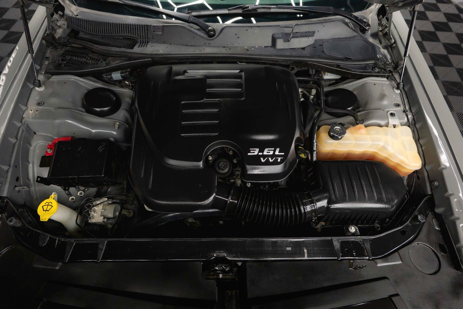 Fahrzeugabbildung Dodge Challenger 3.6 V6 GT SRT Styling *LED*1.Hand*