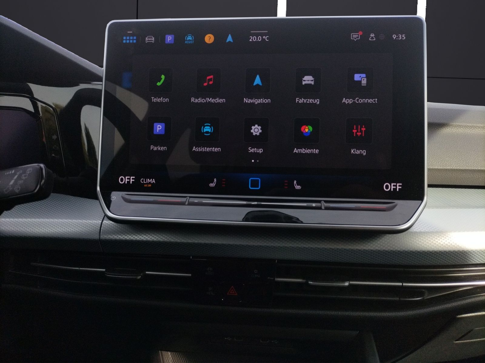 Fahrzeugabbildung Volkswagen Golf VIII Variant TSI Goal LED AID ACC PDC SH