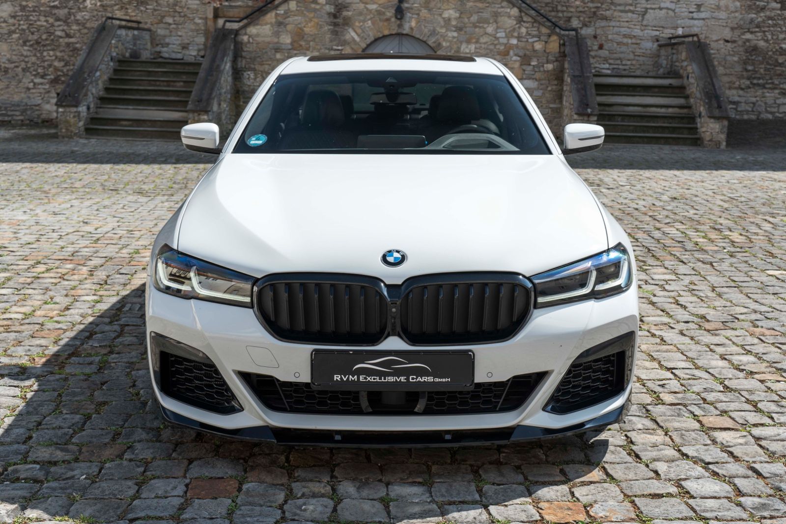 Fahrzeugabbildung BMW M550IX Massage Harman 360° Head UP LED NAV PDC