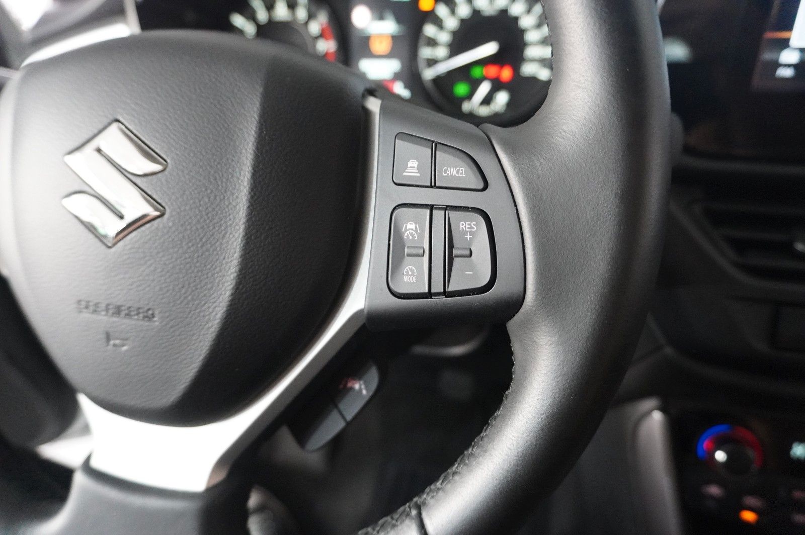Fahrzeugabbildung Suzuki (SX4) S-Cross 1.4 COMFORT NAVI/LED/KAMERA/SH/DAB