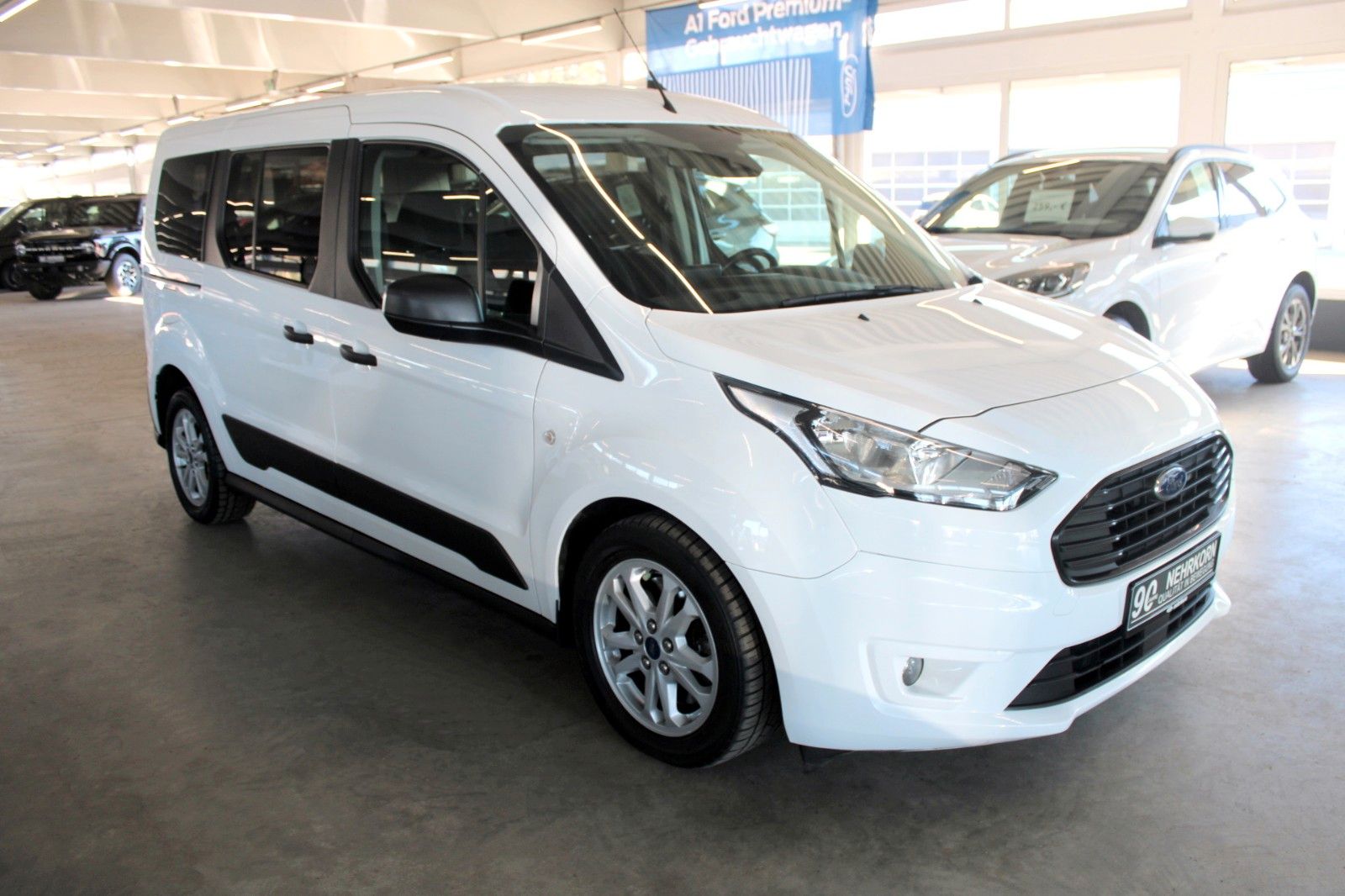 Fahrzeugabbildung Ford Grand Tourneo Connect Aut. NAVI STDHZ CAM AHK