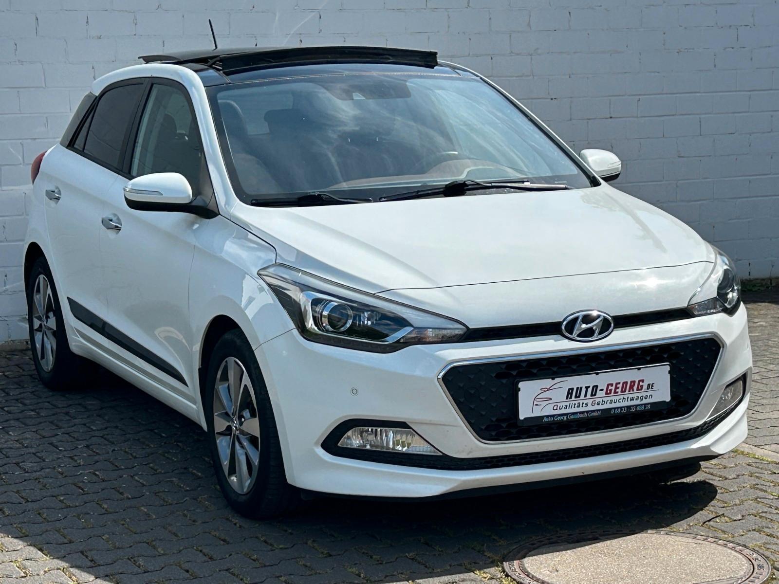 Hyundai i20 Style *NAVI*SHZ*PANORAMA*