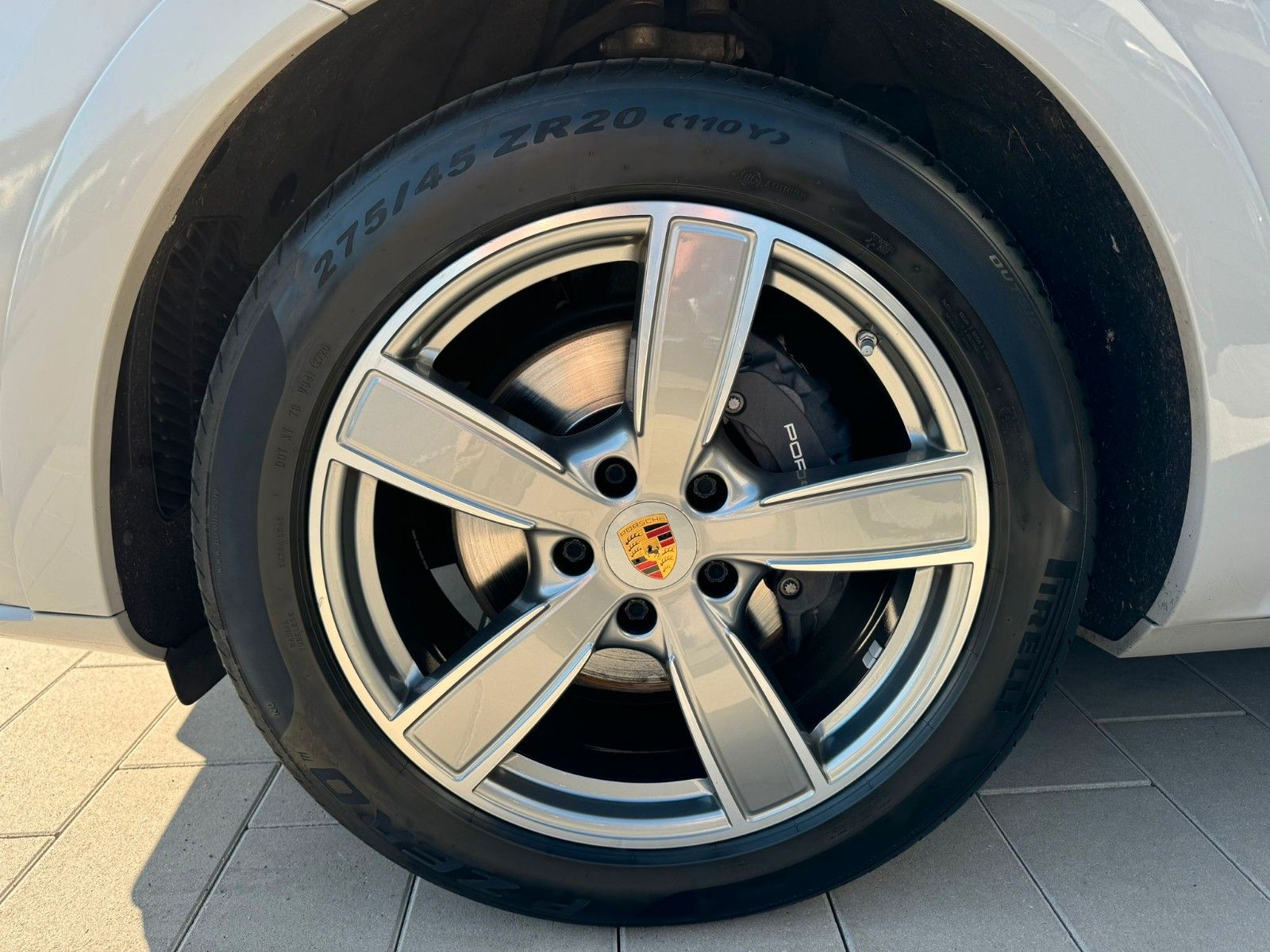 Fahrzeugabbildung Porsche Cayenne E-Hybrid*Approved11/27*Pano*Allradlenk*