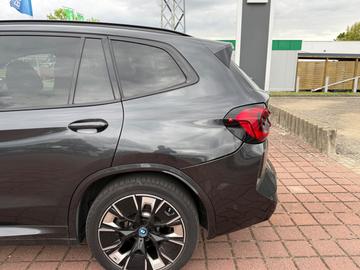 صورة 9 لـ 2024 BMW IX3