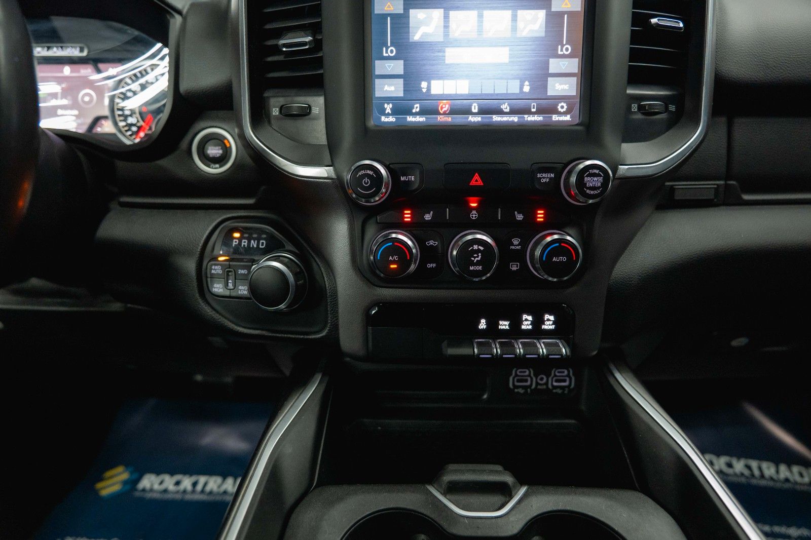 Fahrzeugabbildung Dodge RAM 5.7 V8 HEMI 4x4 BLACK Limited Longbed 19%