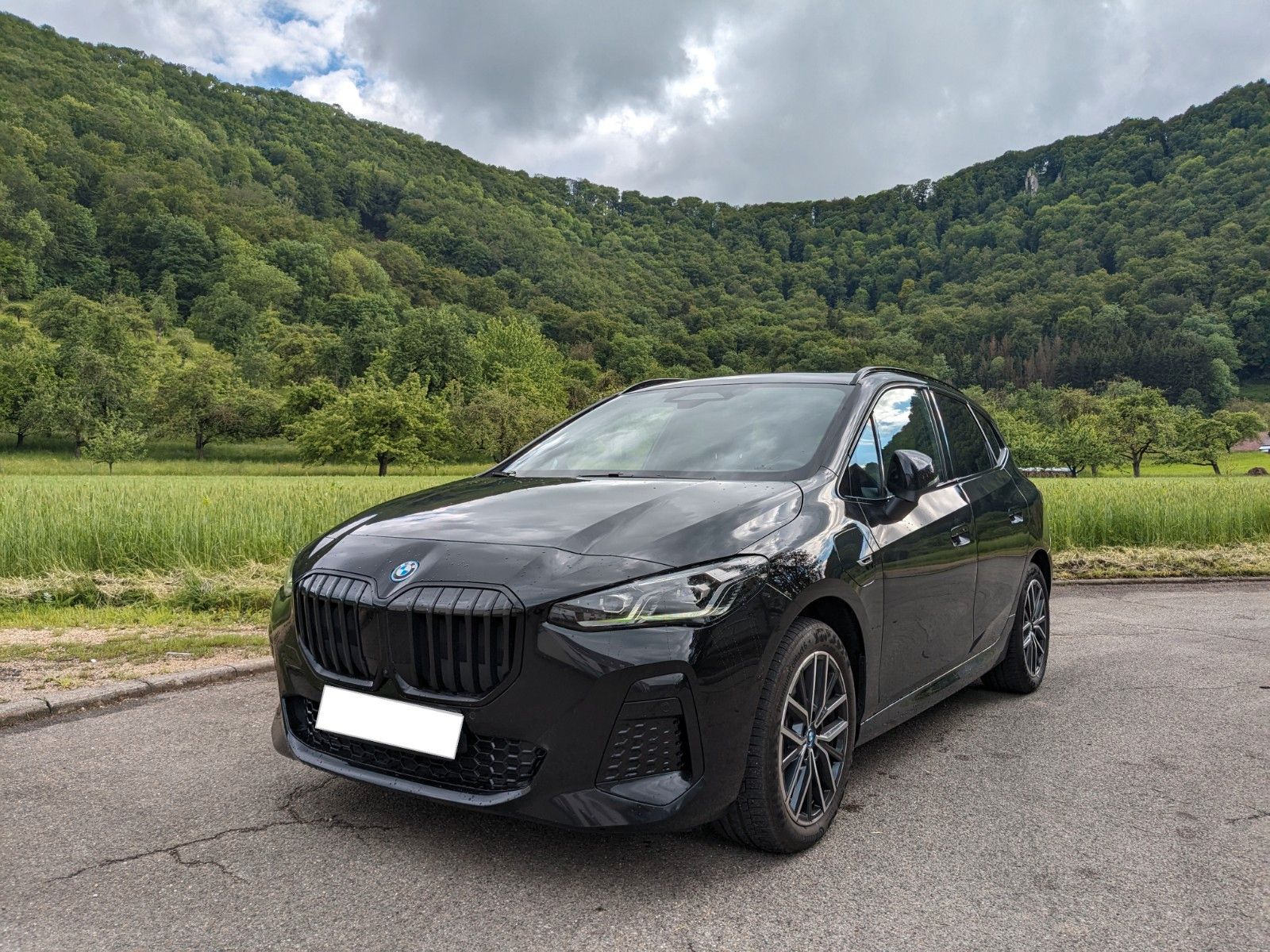 BMW 225e xDrive mit Vollausstattung o. elekt. Sitze
