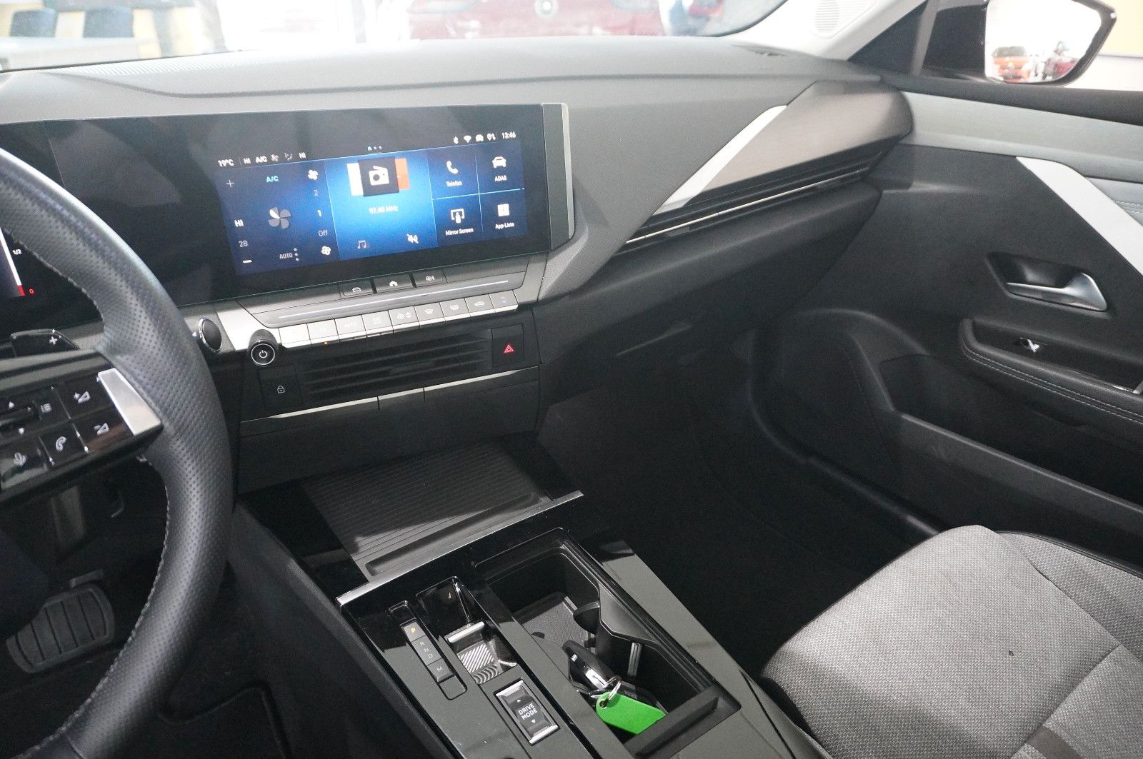 Fahrzeugabbildung Opel Astra L Lim. 1.2T ELEGANCE NAVI/LED/KAMERA/SPORT