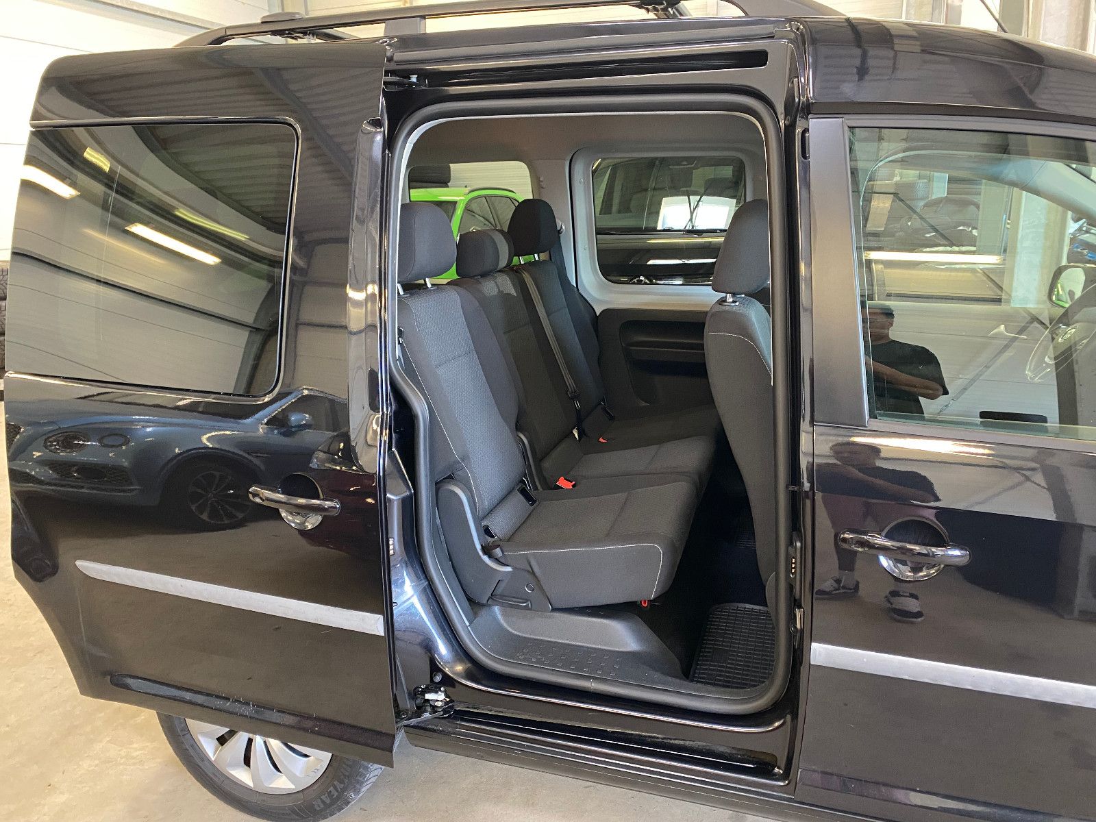 Fahrzeugabbildung Volkswagen Caddy 2.0 TDI Klimaautomatik PDC SHZ Tempomat