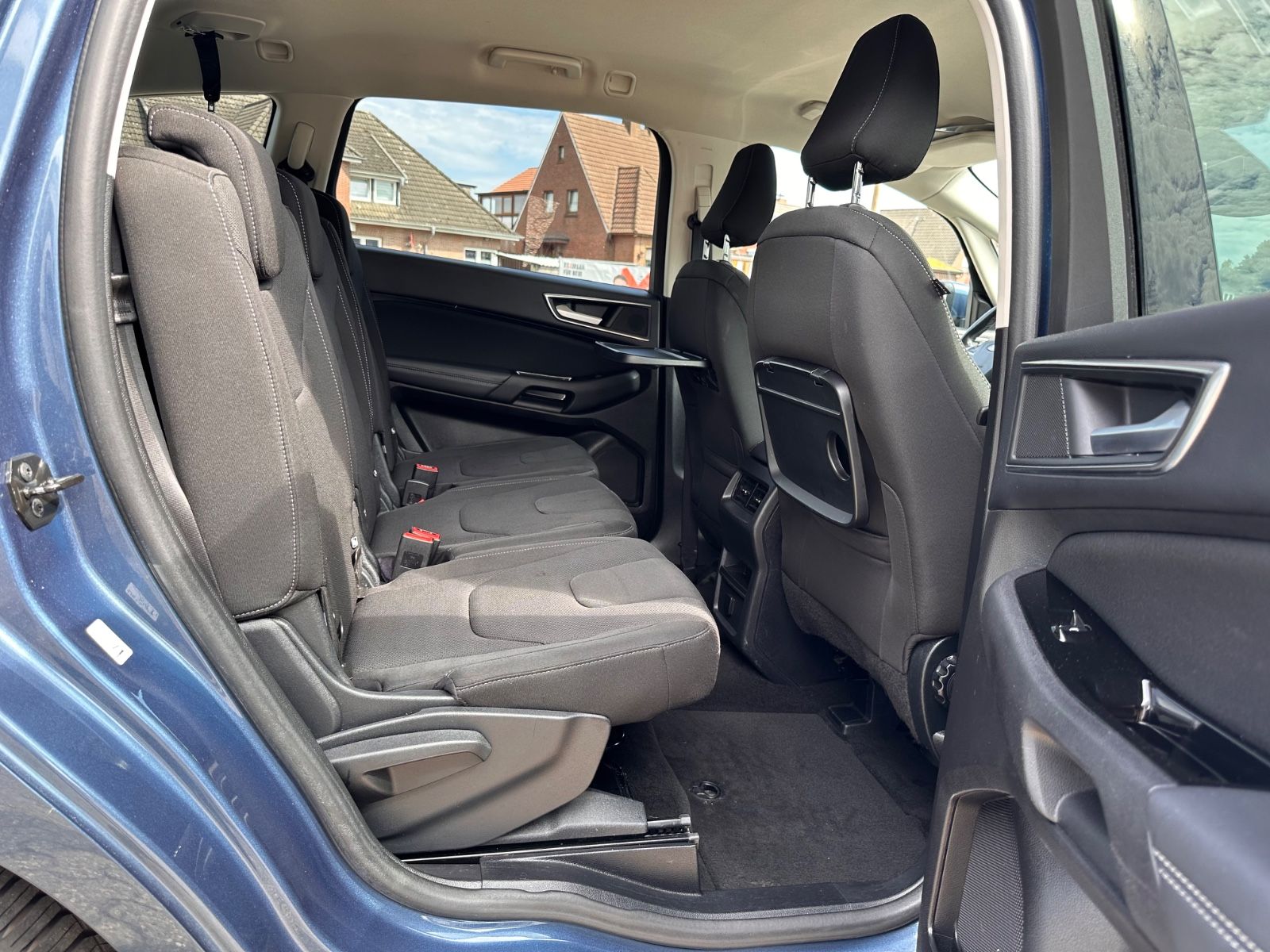 Fahrzeugabbildung Ford S-Max 1.5 EB Titanium 7-Sitz/LED/KeyFree/RFK/PDC