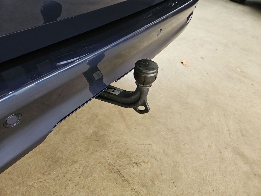 Fahrzeugabbildung Mercedes-Benz V 250 lang 7 Sitze 2,5t AHK Navi Lenkradhzg.