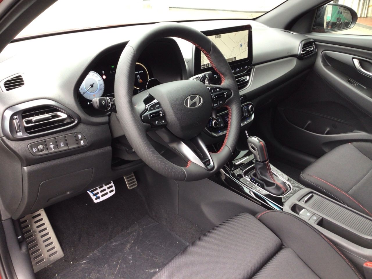 Fahrzeugabbildung Hyundai i30 N-LINE AUT DynLicht Kam. KeyLess KlimaA LED