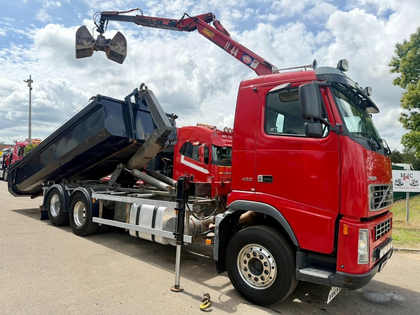 Volvo FH 420 6X2 HOOKLIFT + Z-CRANE HMF 1144 K1 - ALU