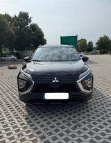Mitsubishi Eclipse Cross 2.4 PLUG-IN HYBRID 4WD Top - Mitsubishi Eclipse Cross Top mit Hybrid-Antrieb (Benzin/Elektro)