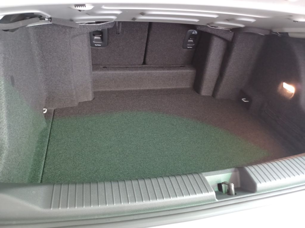 Fahrzeugabbildung Volkswagen T-Roc Cabriolet 1.5 TSI DSG R-Line Edition Karma