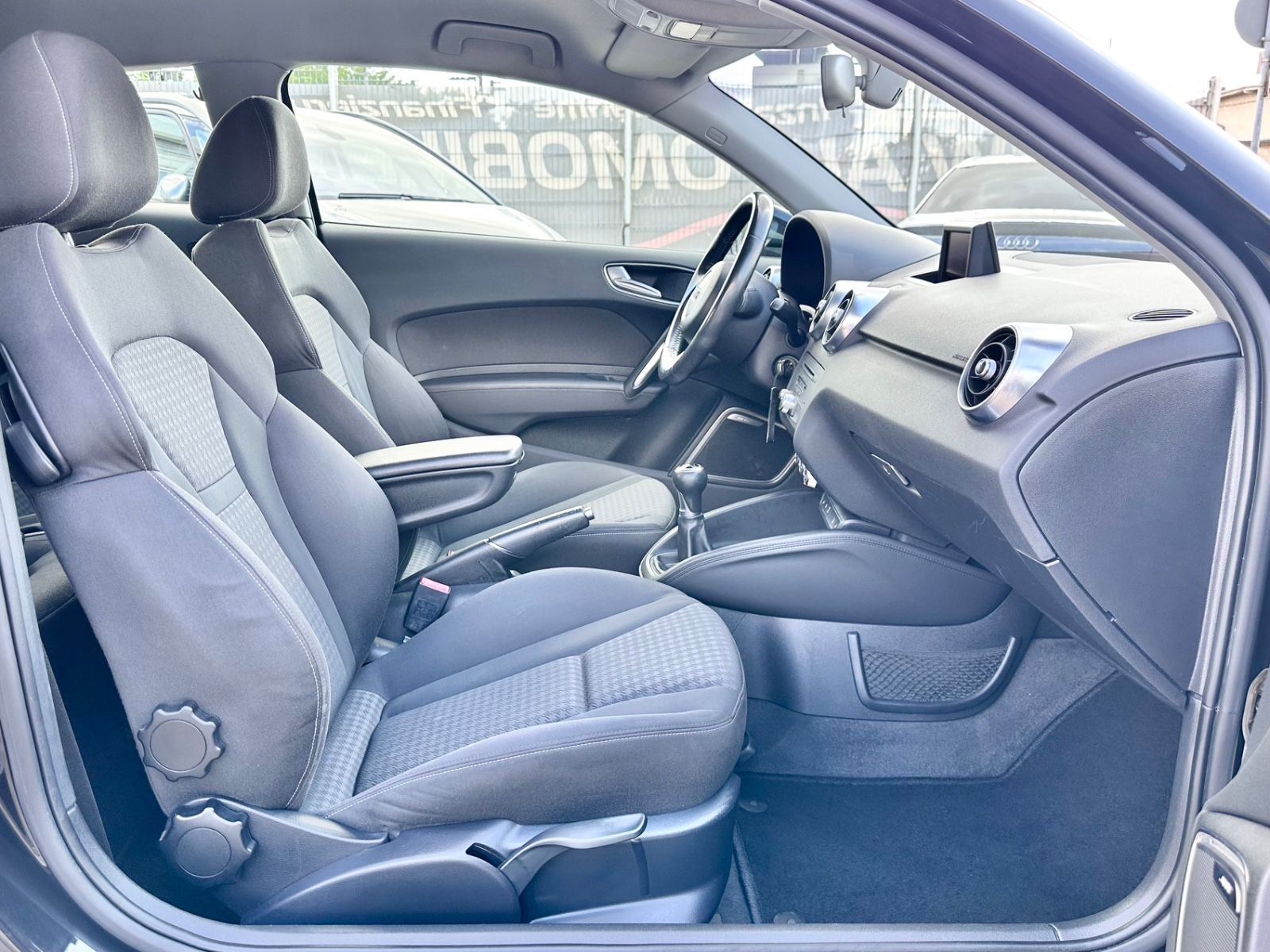 Fahrzeugabbildung Audi A1 AMBITION*NAVI+AHK+LED