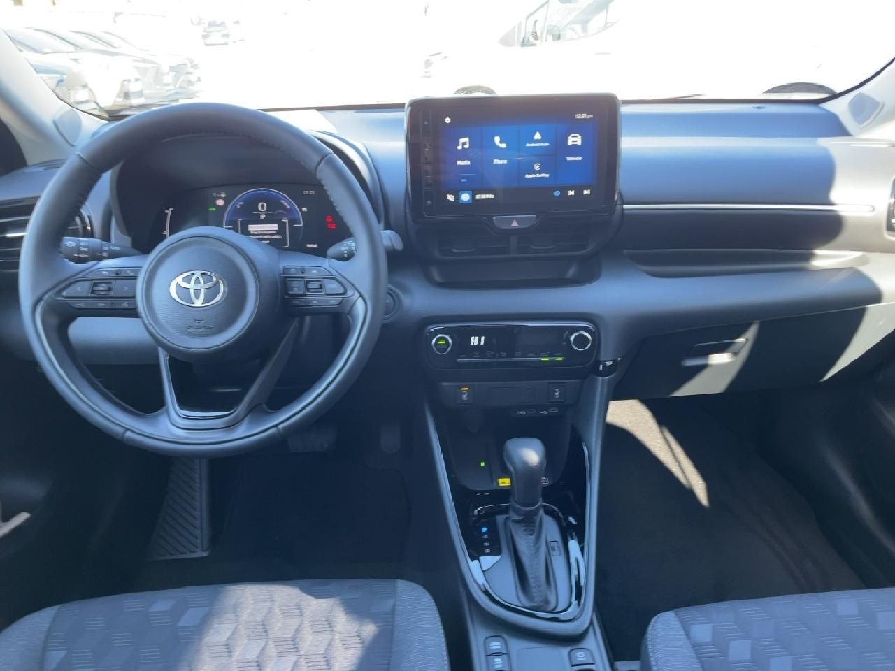 Fahrzeugabbildung Toyota Yaris Hybrid 116PS Team D + Safety + Comfort